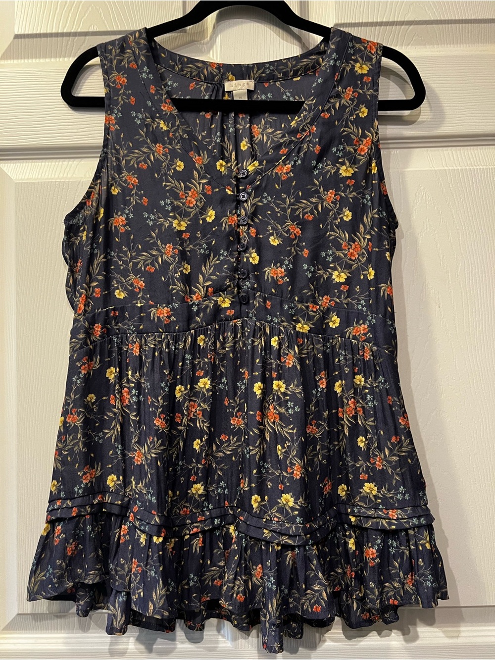 hinge Navy Sleeveless Floral Button-Front Tiered Tunic
